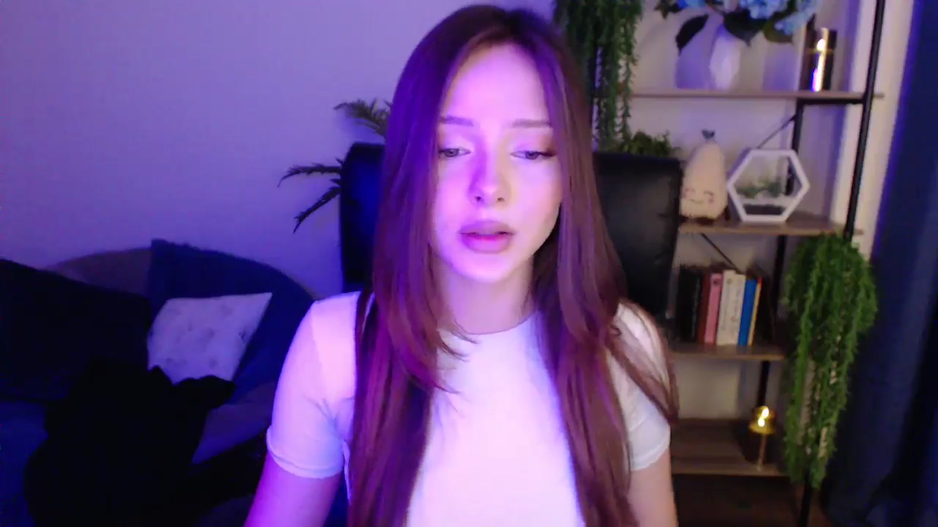 Gallery image thumbnail from KateManelli's myfreecams stream on, 01/19/2025, 14:46 image 10 of 20