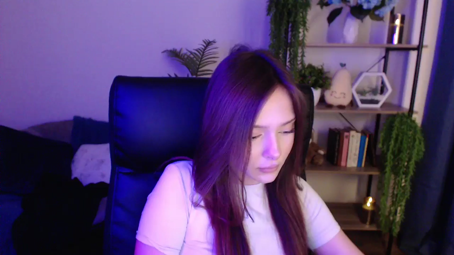 Gallery image thumbnail from KateManelli's myfreecams stream on, 01/19/2025, 14:46 image 2 of 20