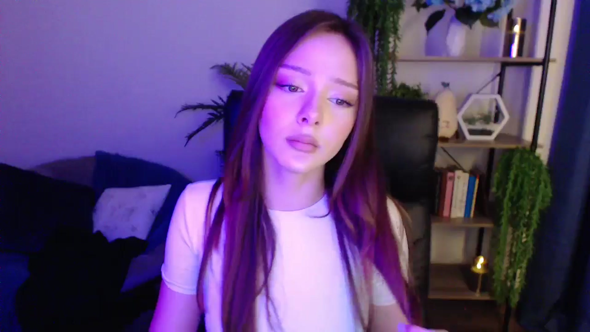Gallery image thumbnail from KateManelli's myfreecams stream on, 01/19/2025, 14:46 image 11 of 20