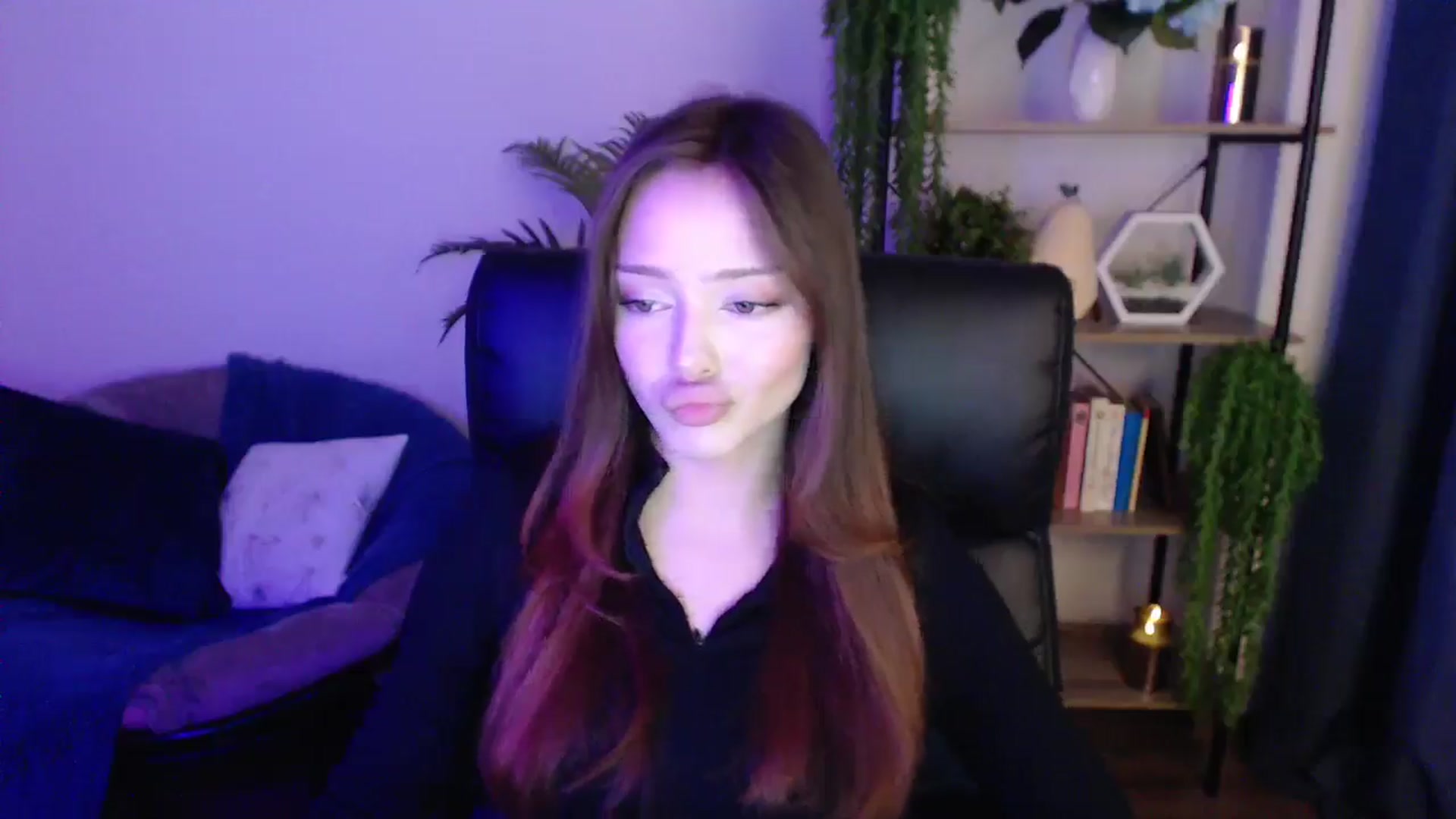 Gallery image thumbnail from KateManelli's myfreecams stream on, 01/20/2025, 10:56 image 14 of 20