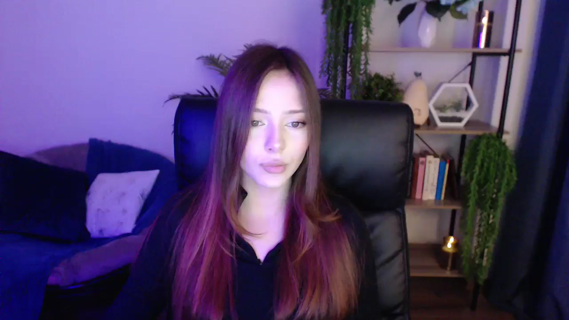 Gallery image thumbnail from KateManelli's myfreecams stream on, 01/20/2025, 10:56 image 17 of 20