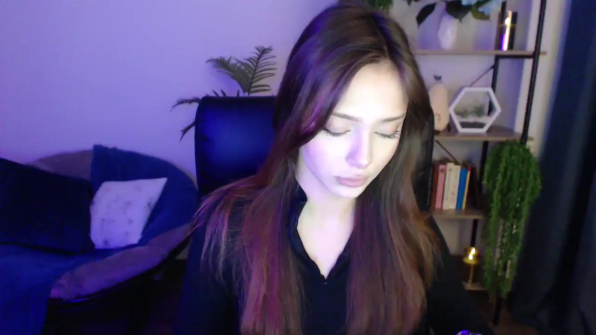 Gallery image thumbnail from KateManelli's myfreecams stream on, 01/20/2025, 10:56 image 8 of 20