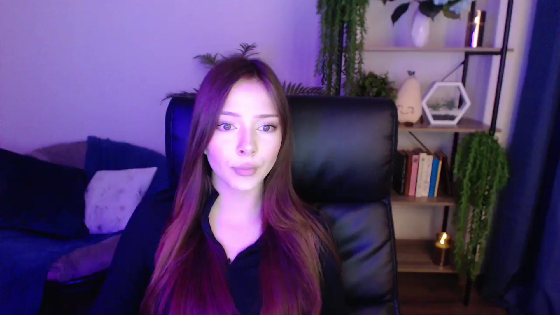 Gallery image thumbnail from KateManelli's myfreecams stream on, 01/20/2025, 10:56 image 6 of 20