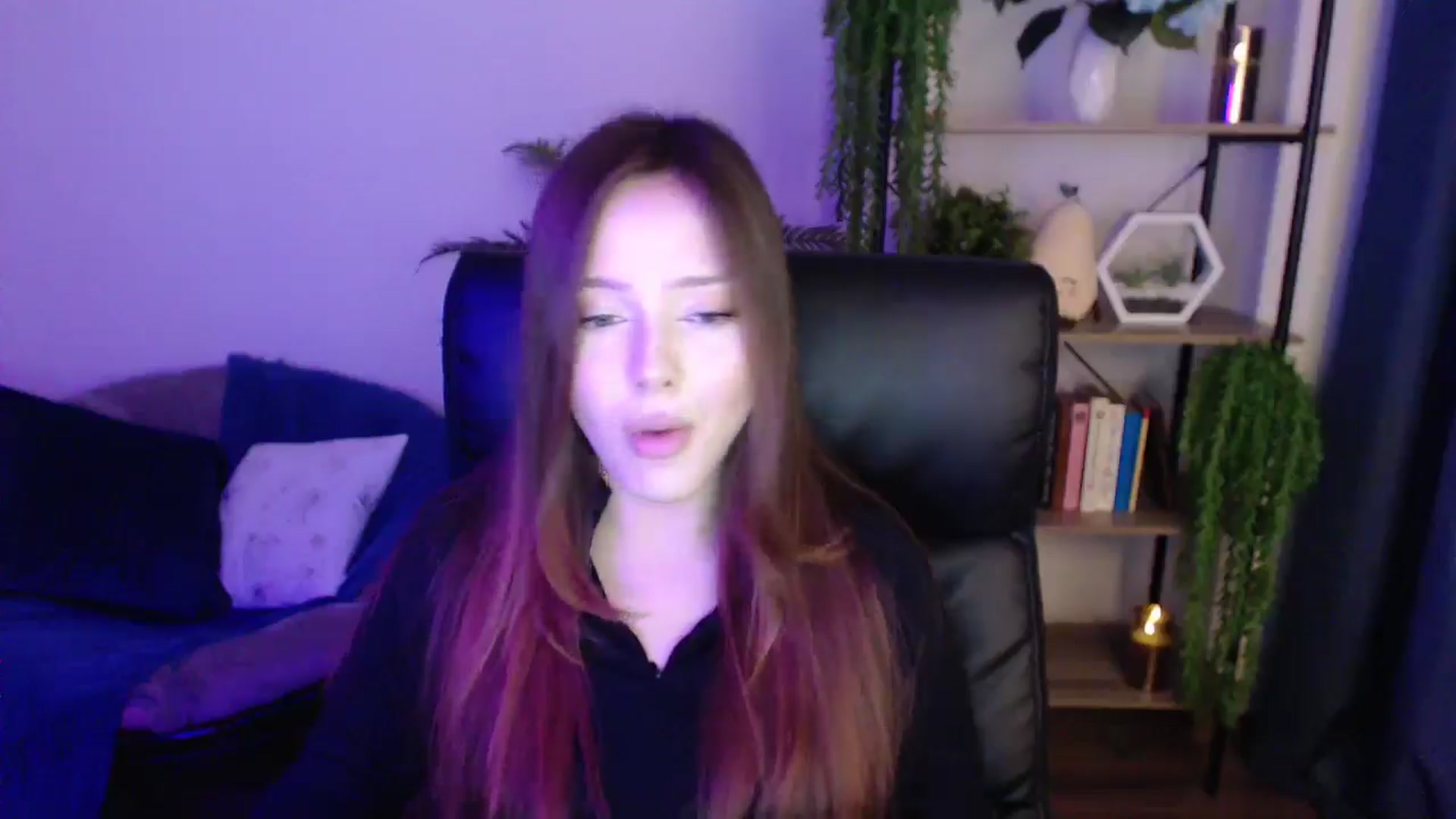 Gallery image thumbnail from KateManelli's myfreecams stream on, 01/20/2025, 10:56 image 16 of 20