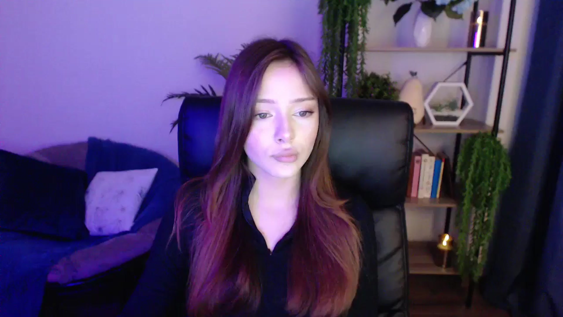 Gallery image thumbnail from KateManelli's myfreecams stream on, 01/20/2025, 10:56 image 10 of 20