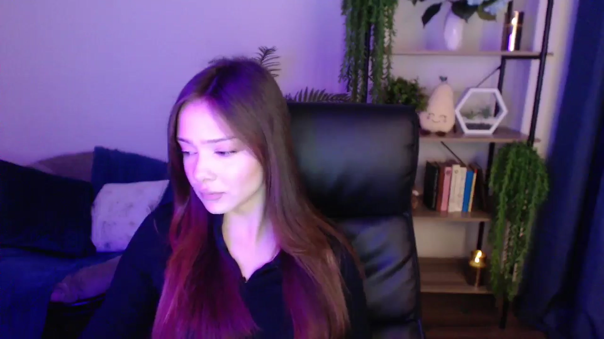 Gallery image thumbnail from KateManelli's myfreecams stream on, 01/20/2025, 10:56 image 5 of 20