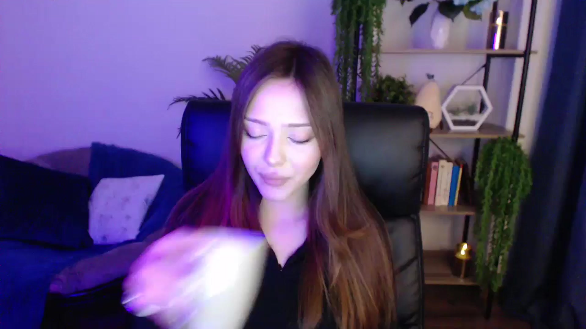Gallery image thumbnail from KateManelli's myfreecams stream on, 01/20/2025, 10:56 image 15 of 20