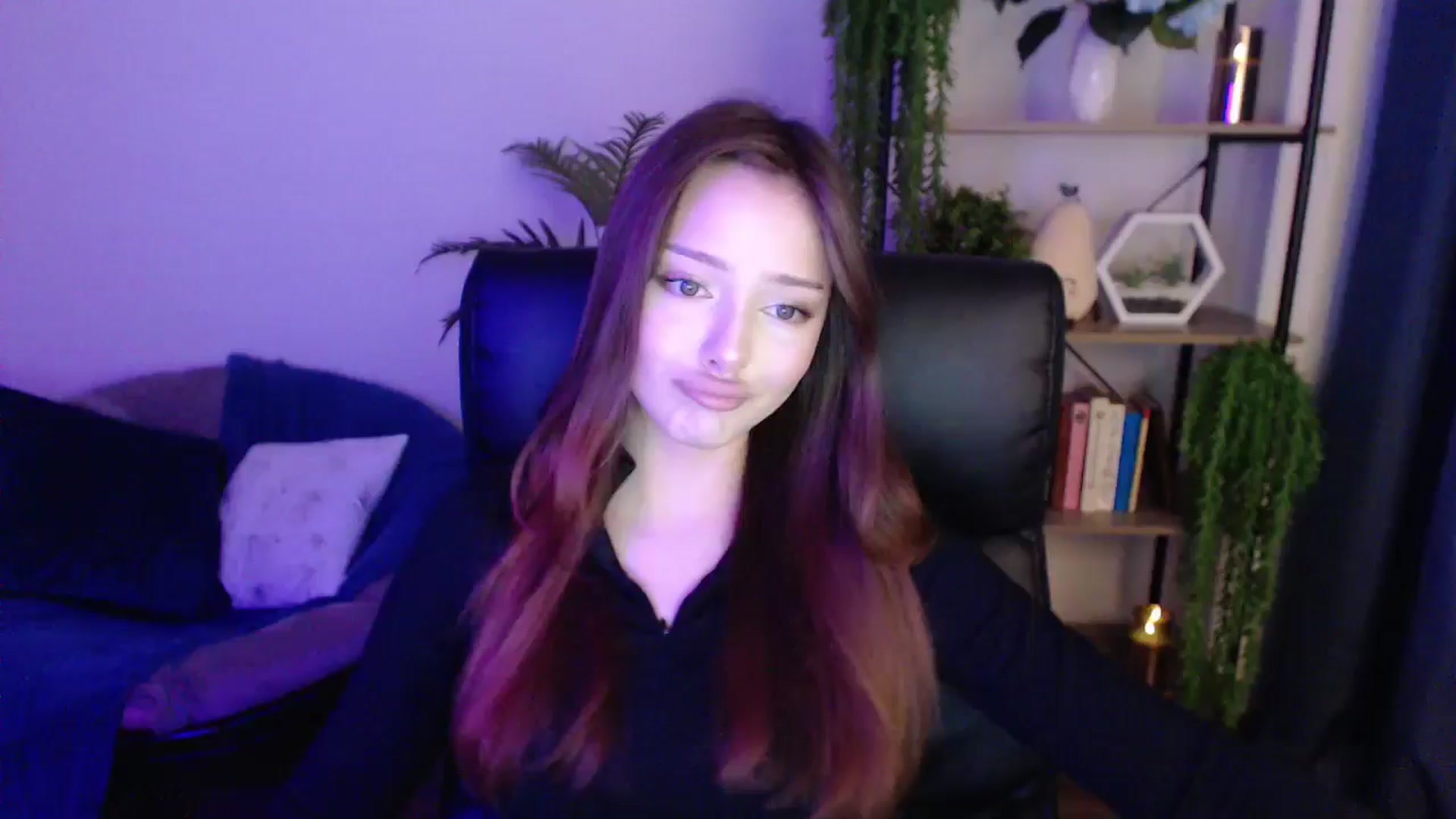 Gallery image thumbnail from KateManelli's myfreecams stream on, 01/20/2025, 10:56 image 13 of 20