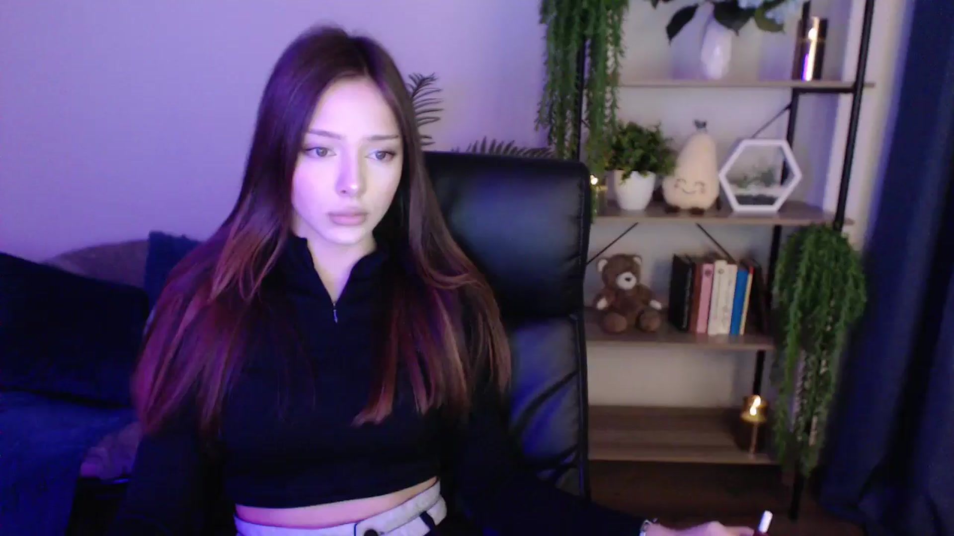 Gallery image thumbnail from KateManelli's myfreecams stream on, 01/20/2025, 12:01 image 8 of 20