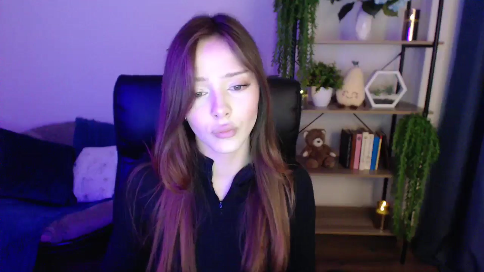 Gallery image thumbnail from KateManelli's myfreecams stream on, 01/20/2025, 12:01 image 2 of 20