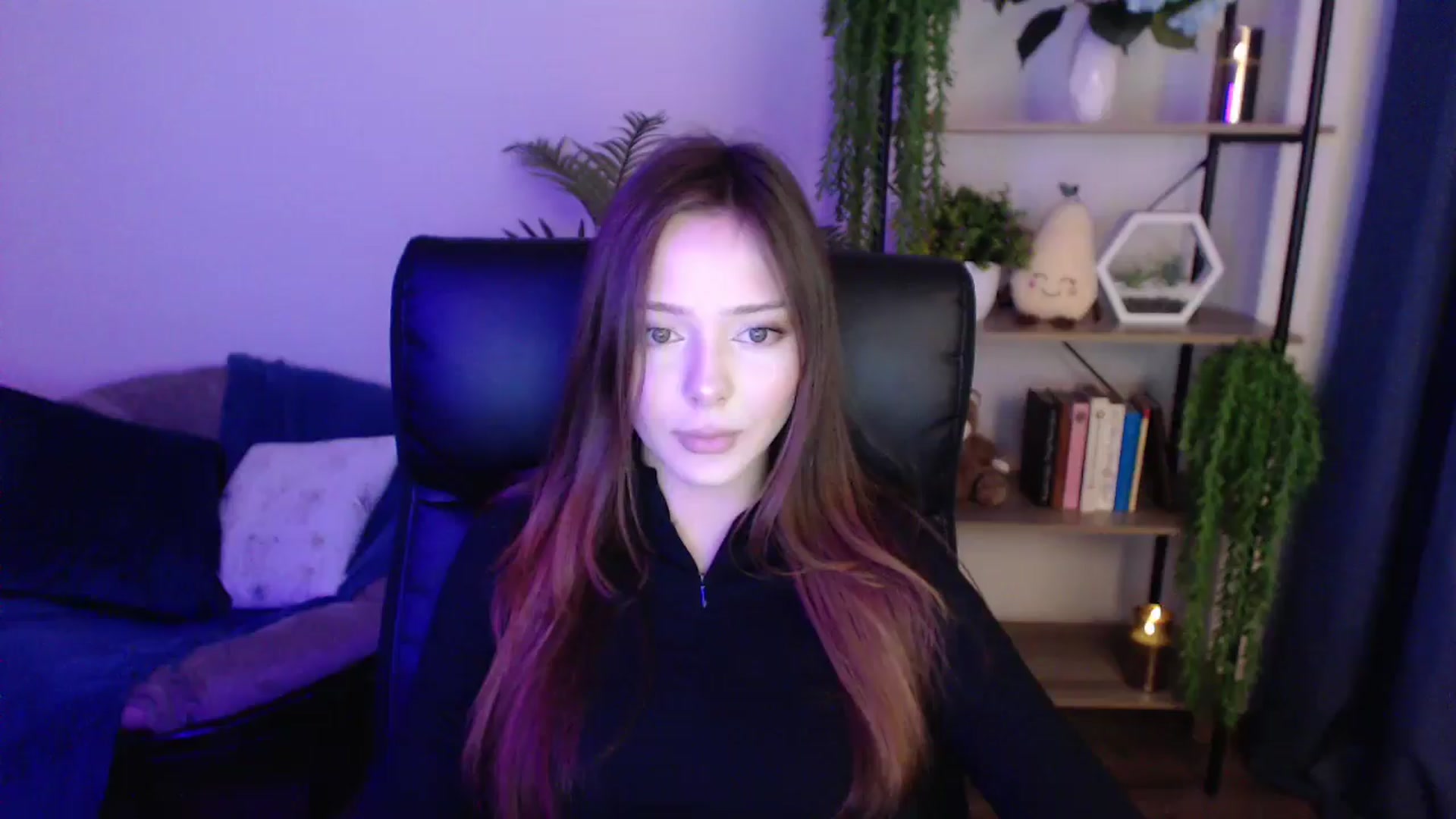 Gallery image thumbnail from KateManelli's myfreecams stream on, 01/20/2025, 12:01 image 5 of 20