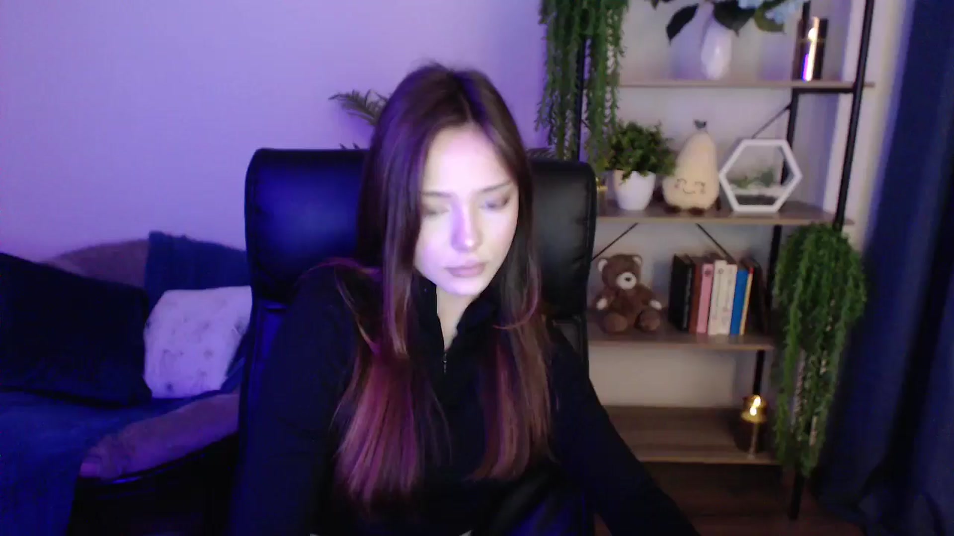 Gallery image thumbnail from KateManelli's myfreecams stream on, 01/20/2025, 12:01 image 10 of 20
