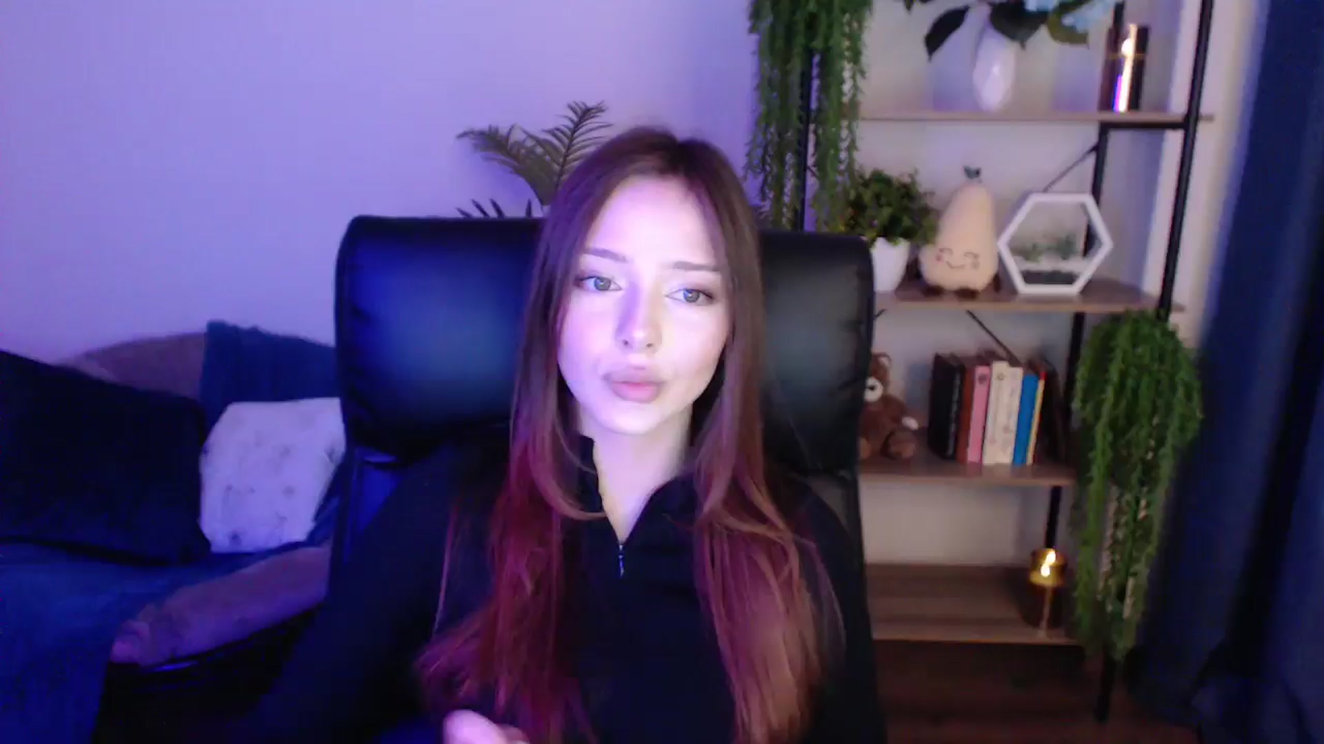 Gallery image thumbnail from KateManelli's myfreecams stream on, 01/20/2025, 12:01 image 6 of 20
