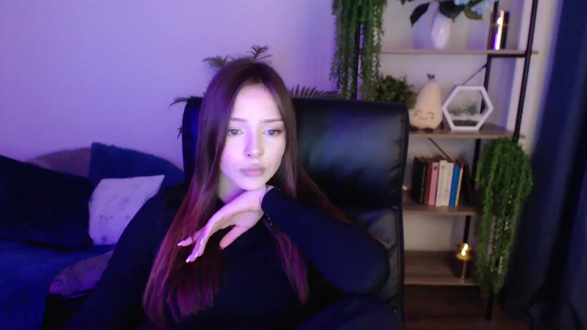 Gallery image thumbnail from KateManelli's myfreecams stream on, 01/20/2025, 12:01 image 18 of 20