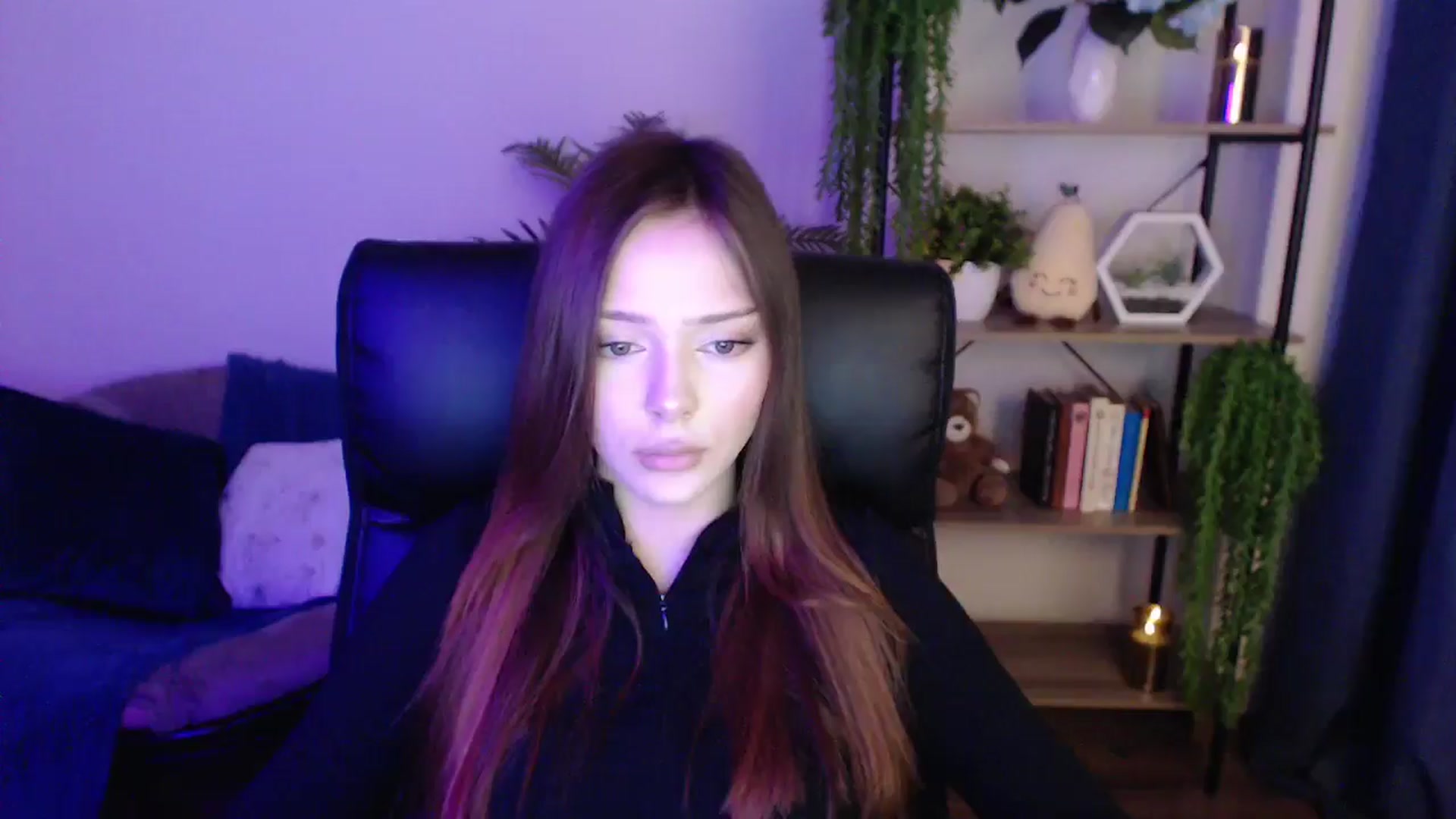 Gallery image thumbnail from KateManelli's myfreecams stream on, 01/20/2025, 12:01 image 3 of 20