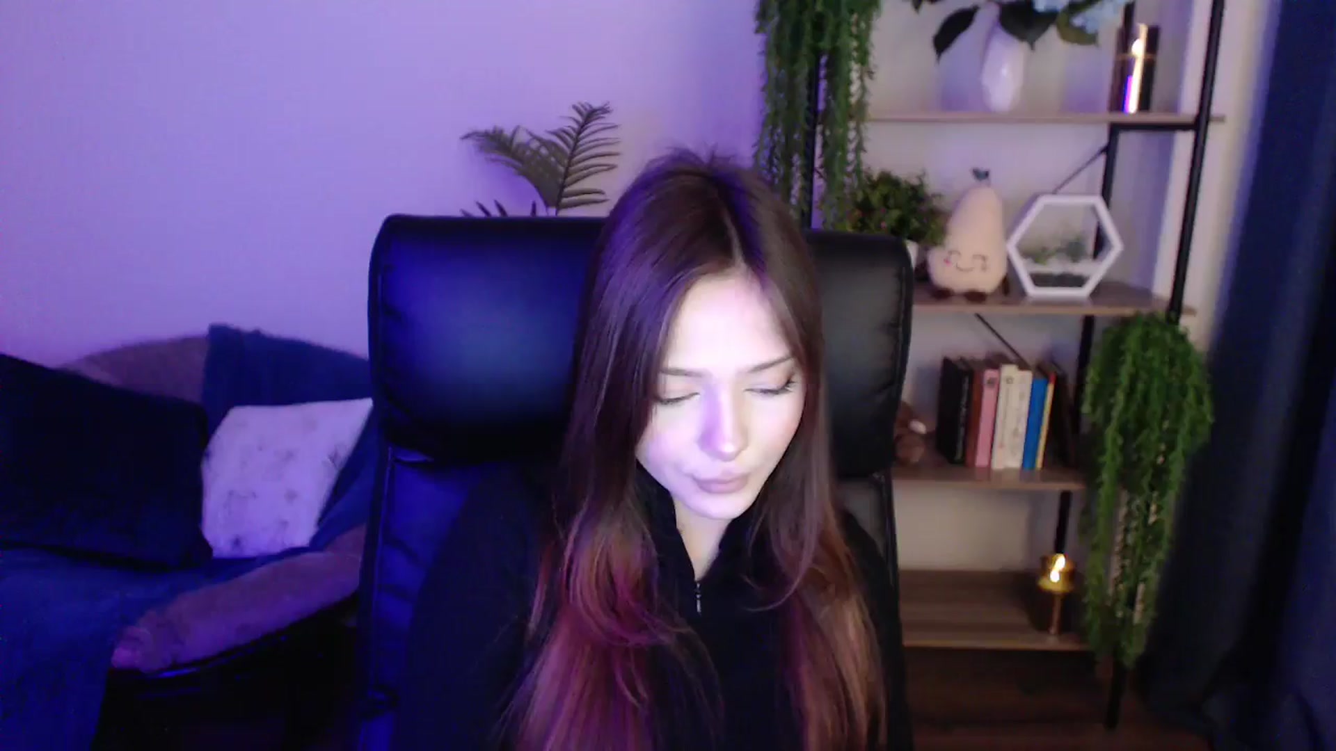 Gallery image thumbnail from KateManelli's myfreecams stream on, 01/20/2025, 12:01 image 13 of 20
