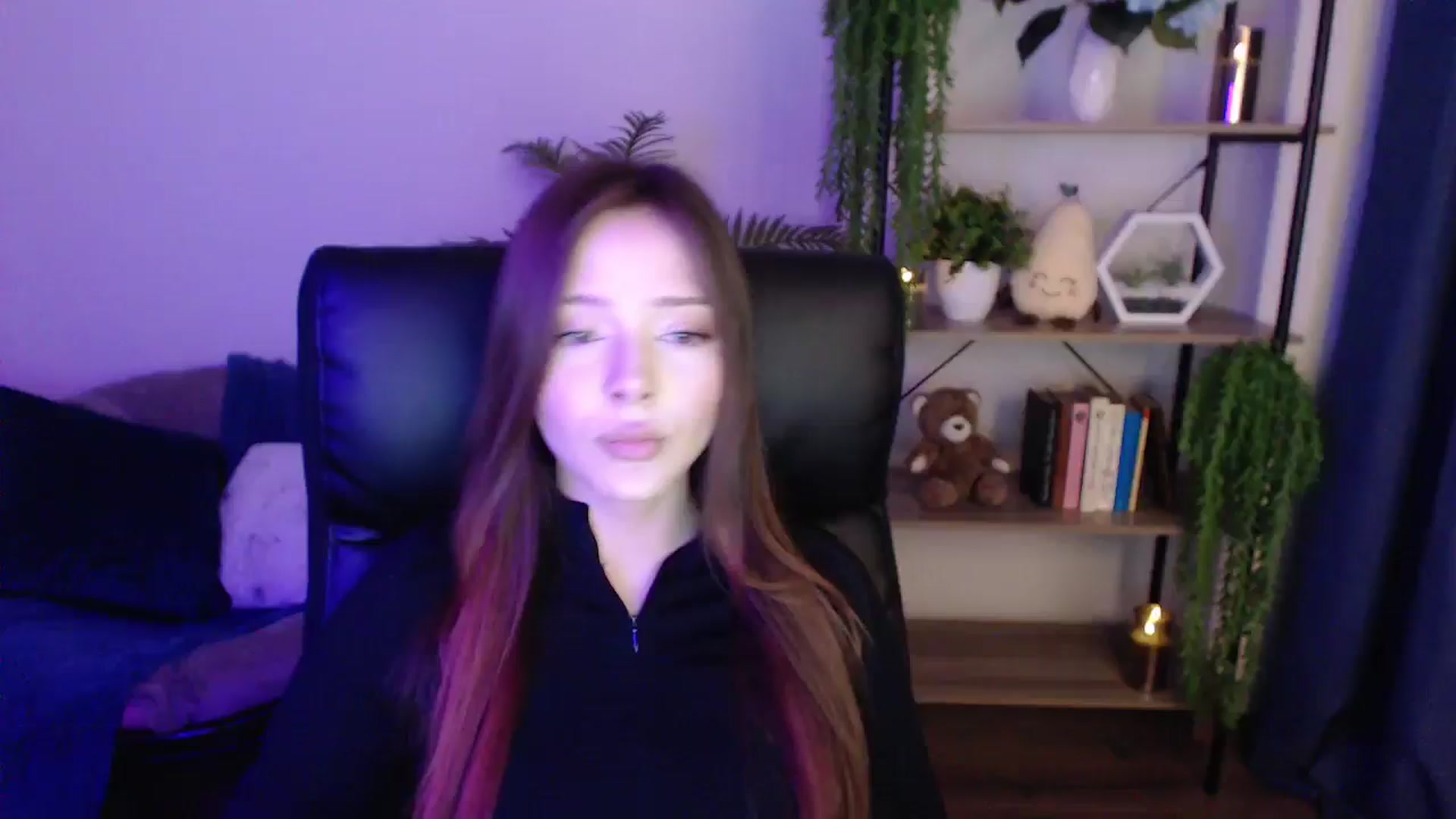 Gallery image thumbnail from KateManelli's myfreecams stream on, 01/20/2025, 12:01 image 1 of 20