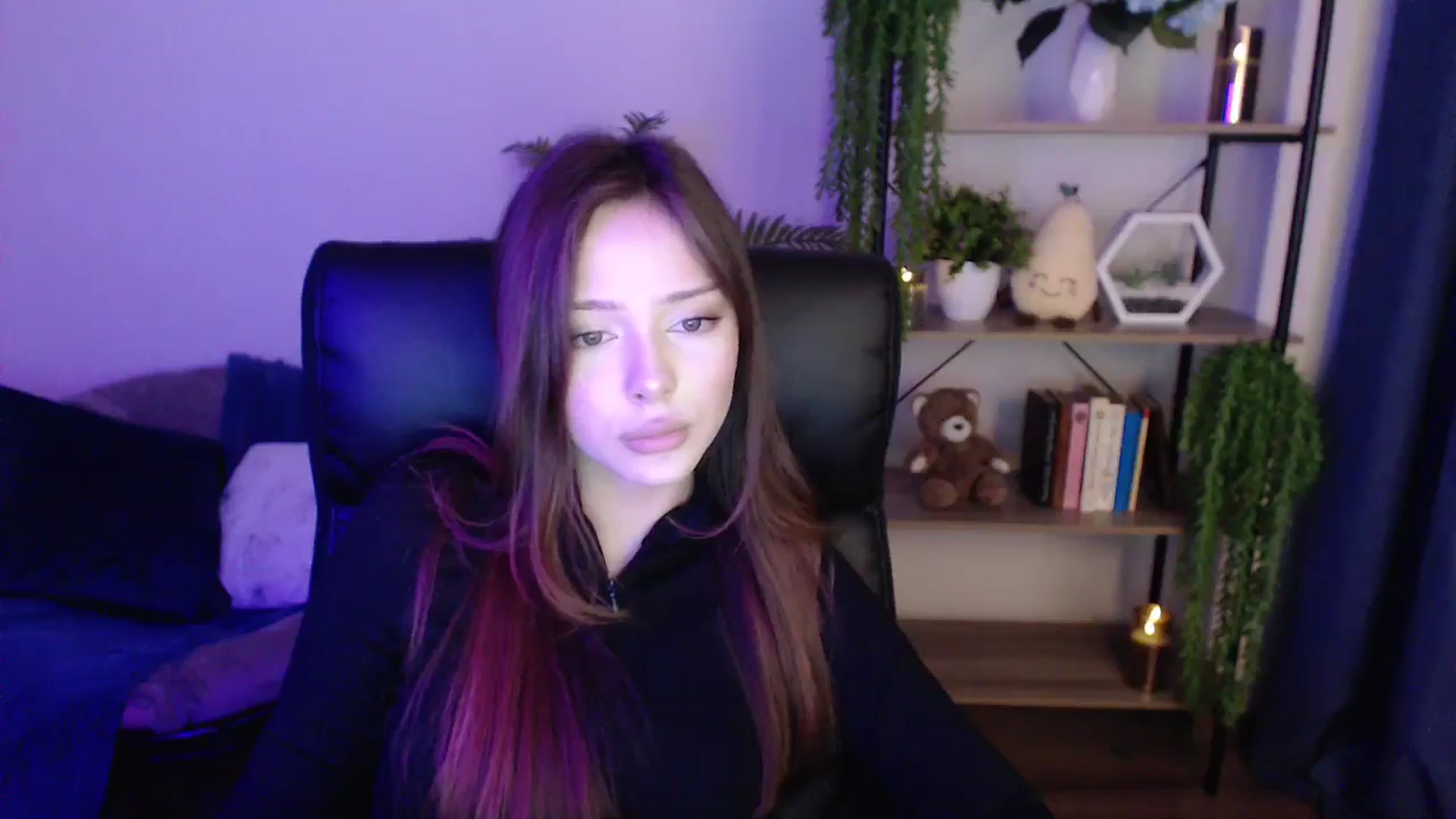 Gallery image thumbnail from KateManelli's myfreecams stream on, 01/20/2025, 12:01 image 11 of 20