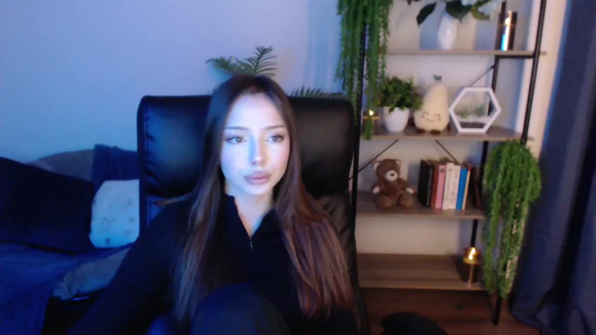 Gallery image thumbnail from KateManelli's myfreecams stream on, 01/20/2025, 13:06 image 8 of 20