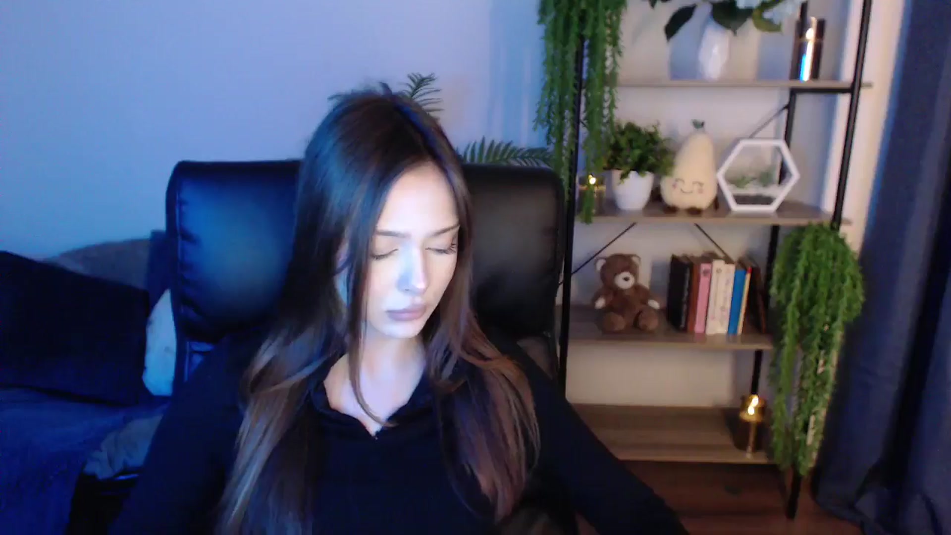 Gallery image thumbnail from KateManelli's myfreecams stream on, 01/20/2025, 13:06 image 18 of 20