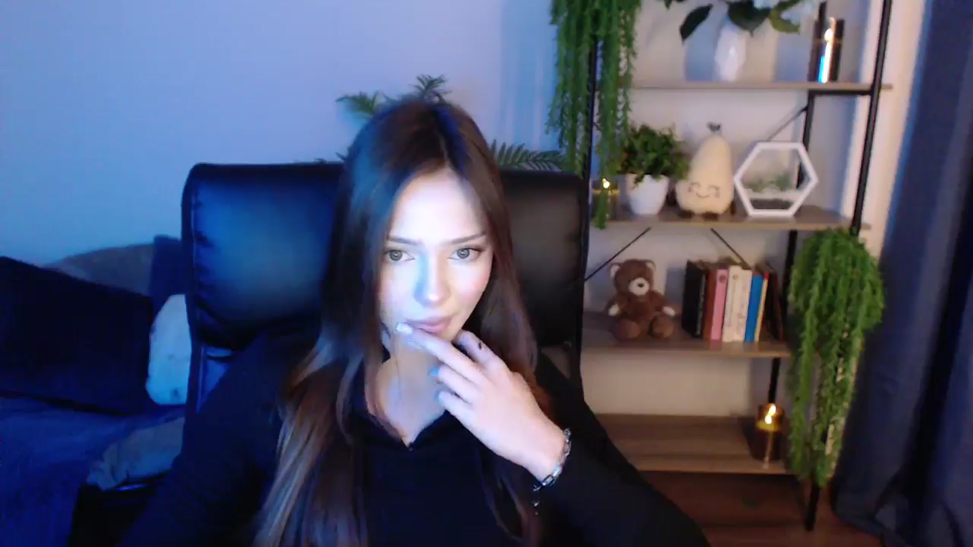 Gallery image thumbnail from KateManelli's myfreecams stream on, 01/20/2025, 13:06 image 19 of 20