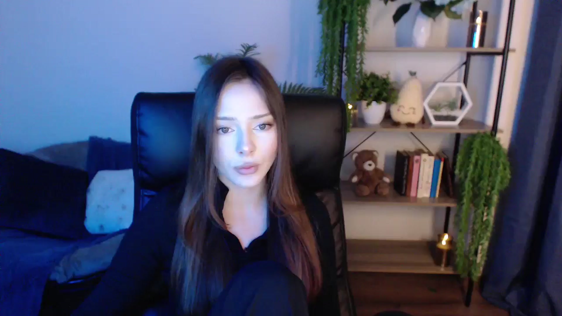 Gallery image thumbnail from KateManelli's myfreecams stream on, 01/20/2025, 13:06 image 13 of 20