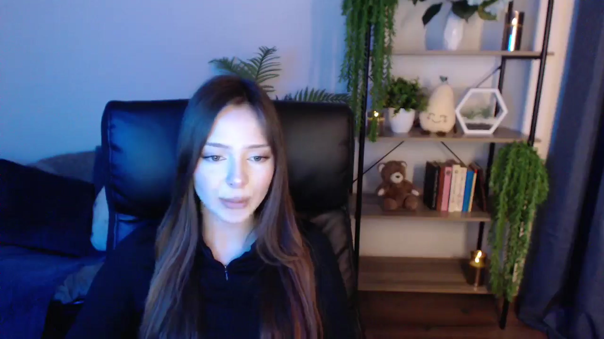 Gallery image thumbnail from KateManelli's myfreecams stream on, 01/20/2025, 14:11 image 14 of 20