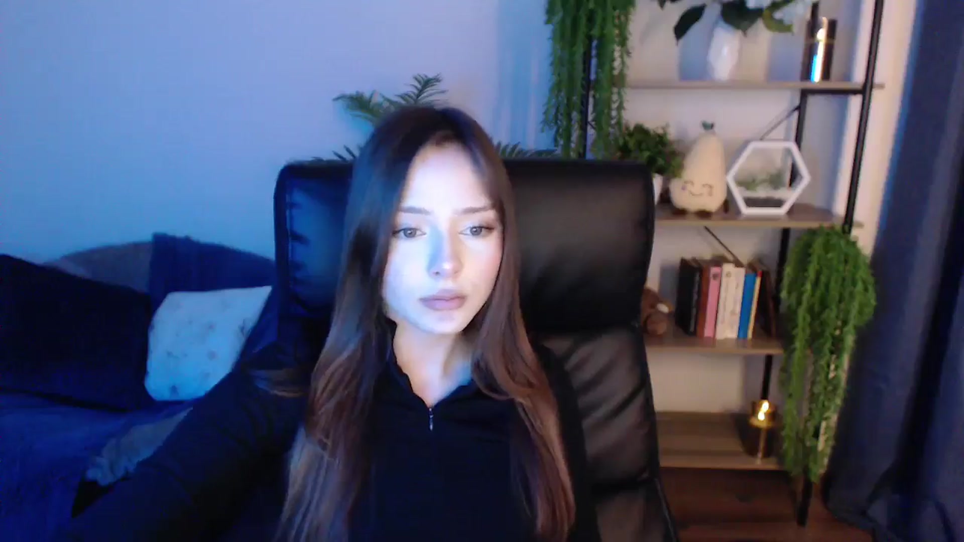 Gallery image thumbnail from KateManelli's myfreecams stream on, 01/20/2025, 14:11 image 3 of 20