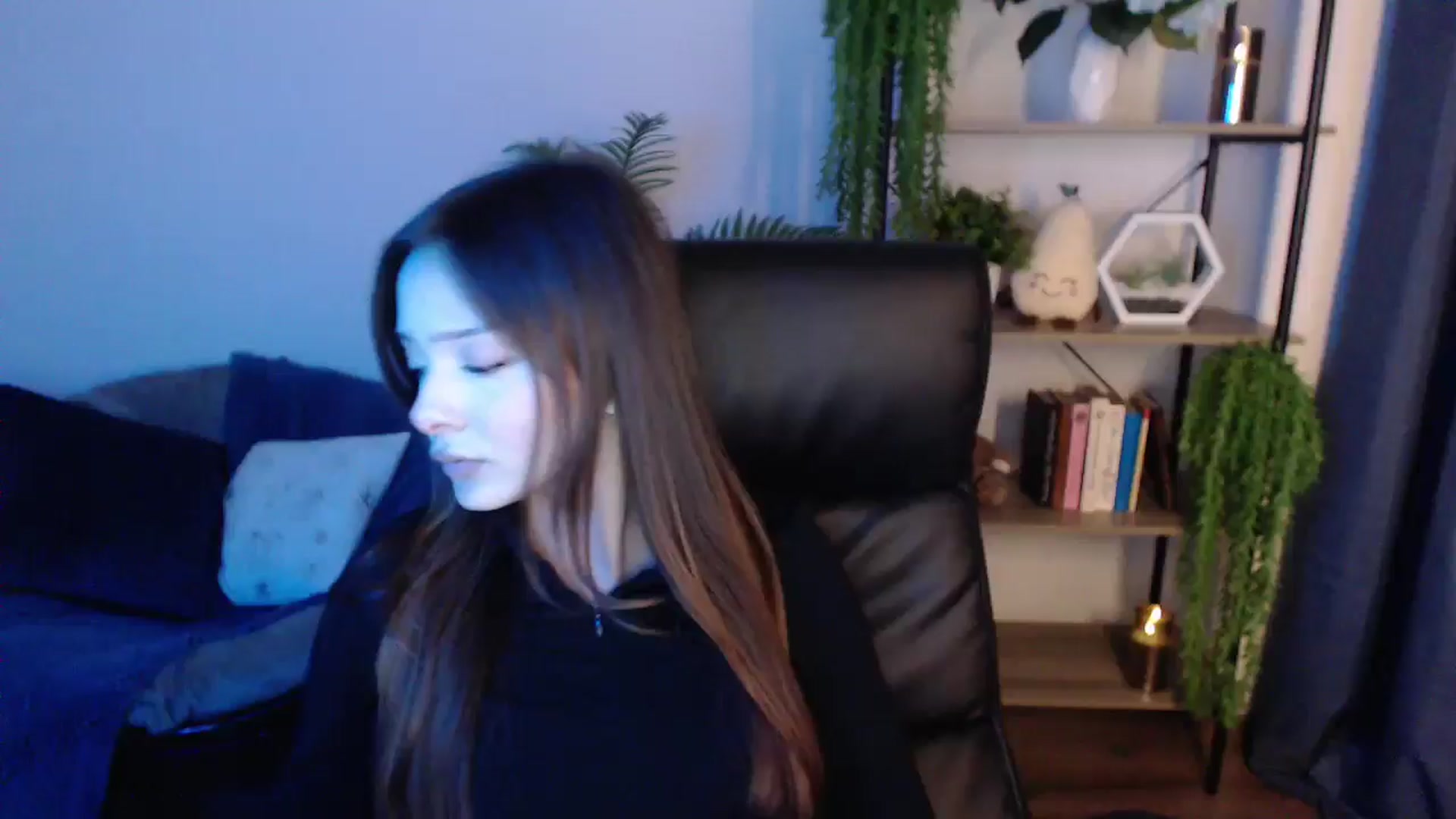 Gallery image thumbnail from KateManelli's myfreecams stream on, 01/20/2025, 14:11 image 1 of 20