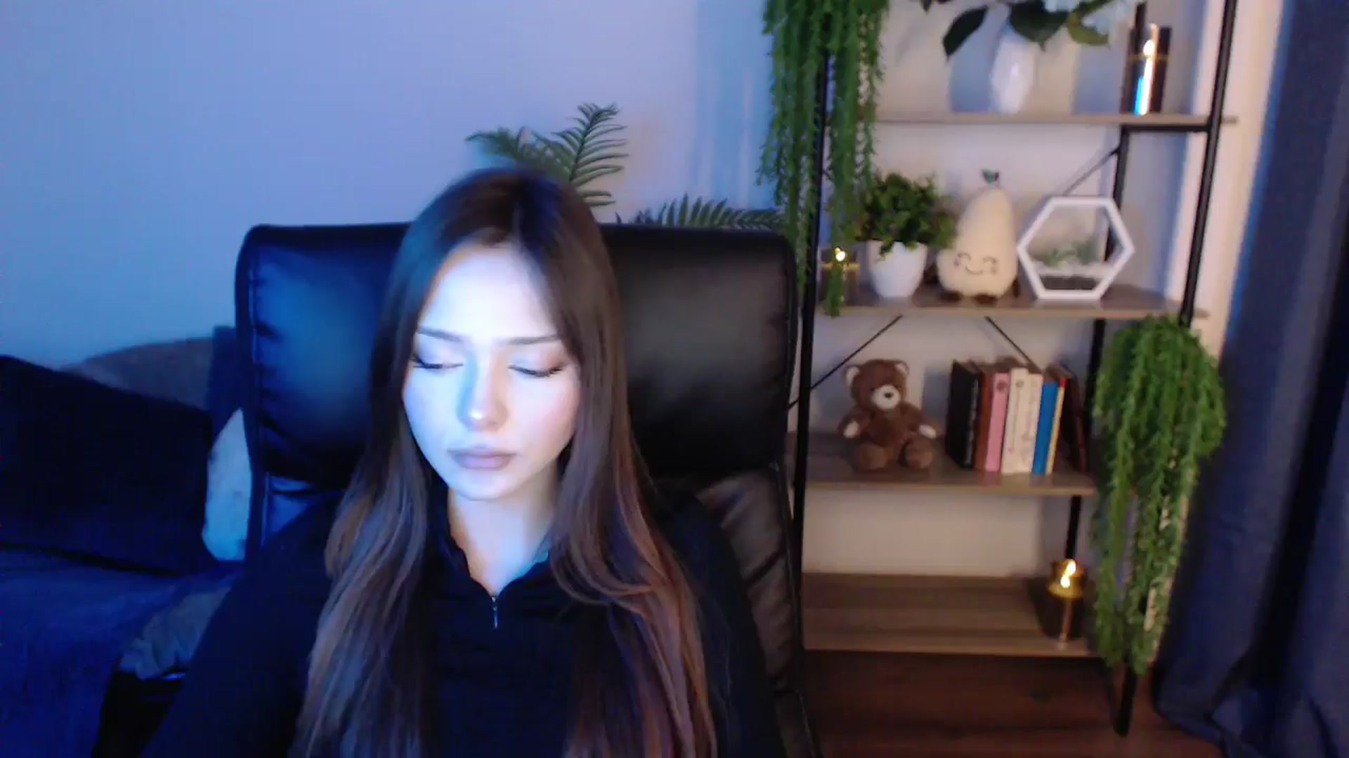 Gallery image thumbnail from KateManelli's myfreecams stream on, 01/20/2025, 14:11 image 16 of 20