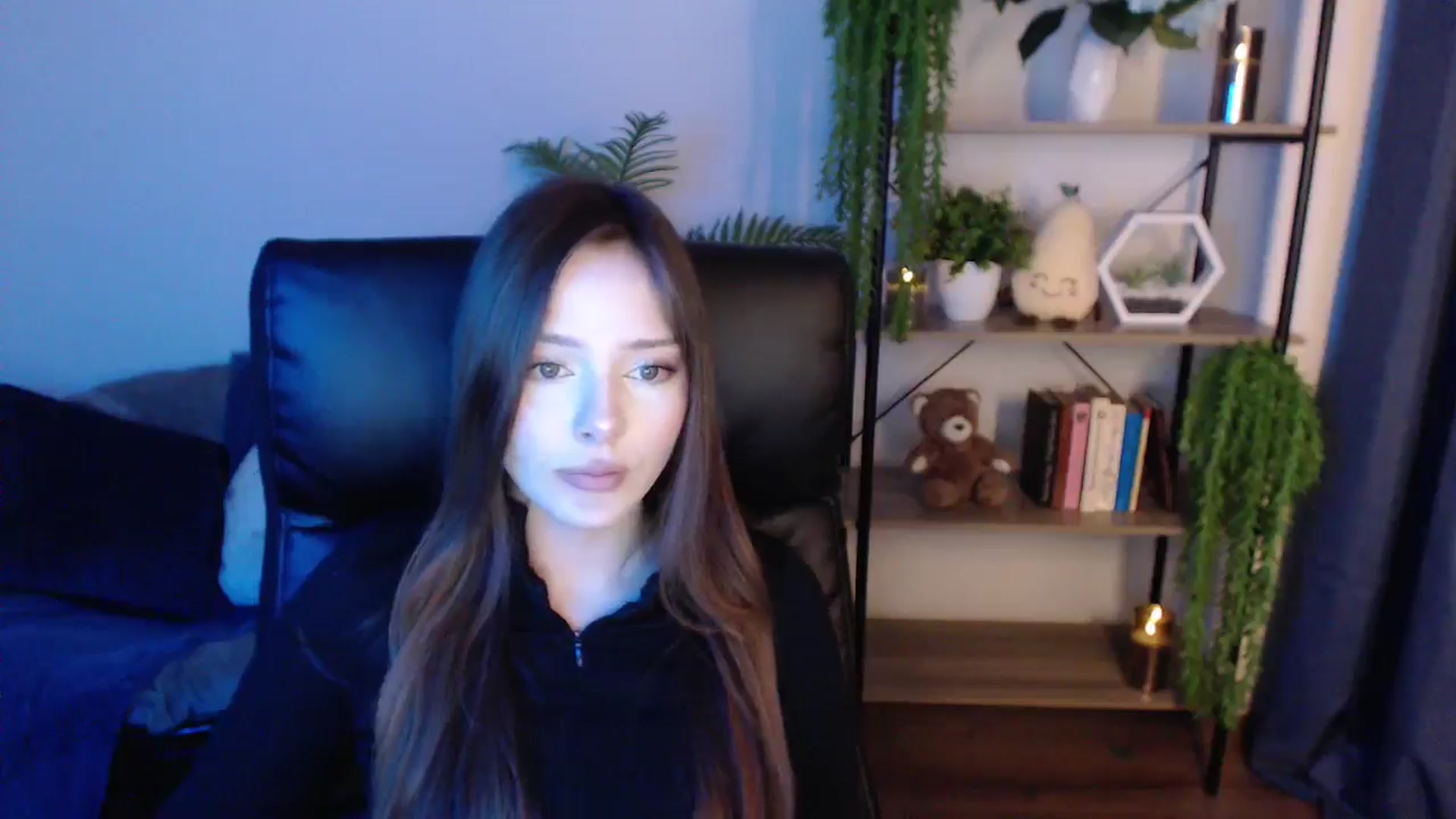 Gallery image thumbnail from KateManelli's myfreecams stream on, 01/20/2025, 14:11 image 12 of 20