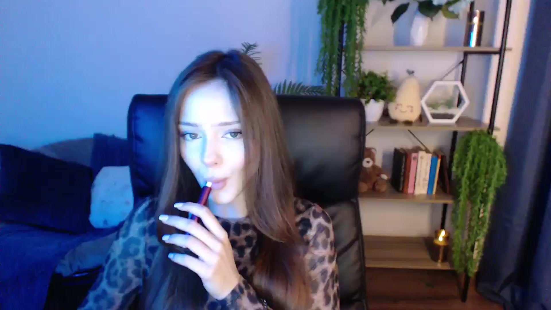 Gallery image thumbnail from KateManelli's myfreecams stream on, 01/21/2025, 11:33 image 10 of 20