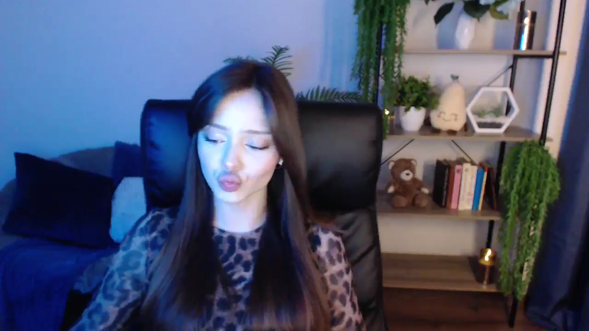 Gallery image thumbnail from KateManelli's myfreecams stream on, 01/21/2025, 12:19 image 16 of 20