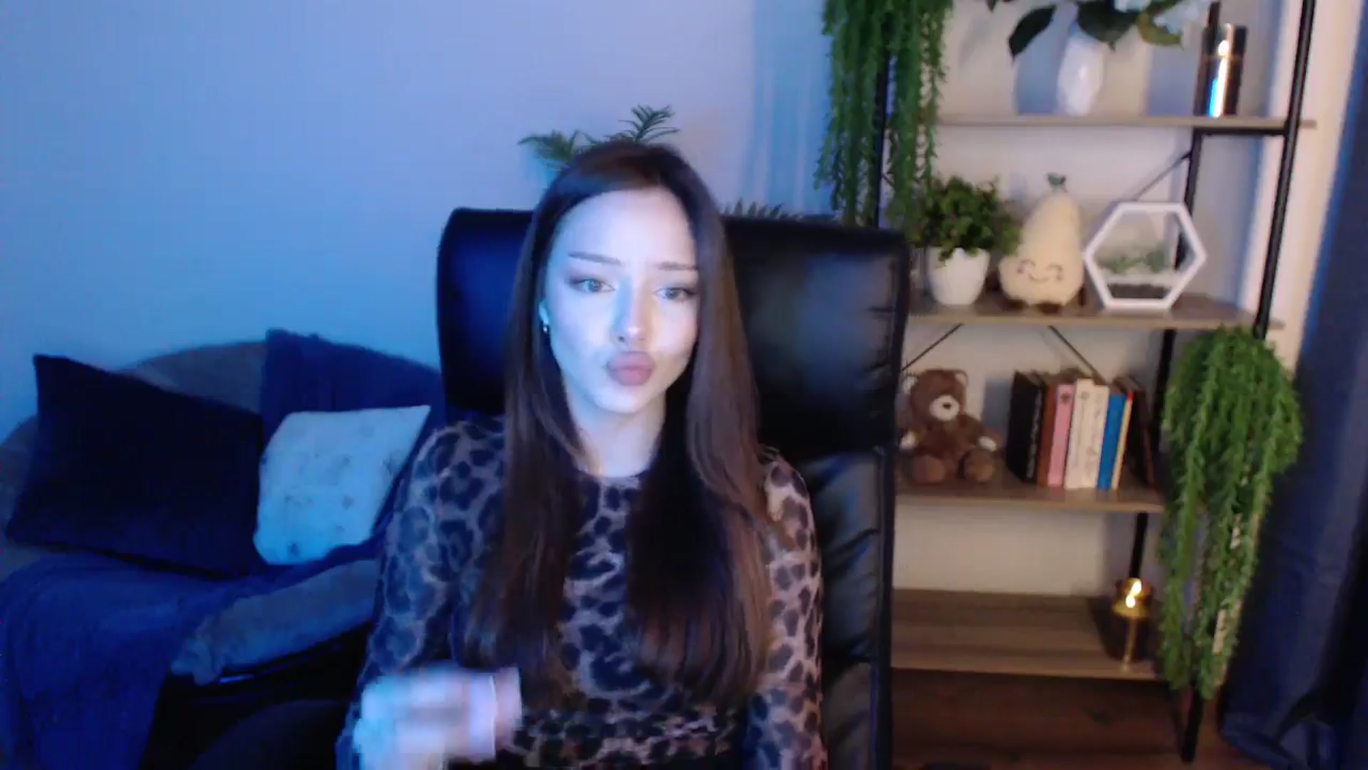 Gallery image thumbnail from KateManelli's myfreecams stream on, 01/21/2025, 14:36 image 11 of 20