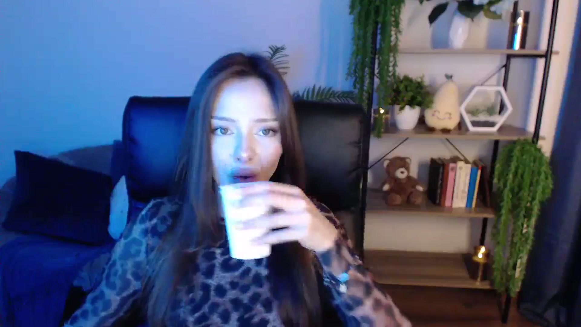 Gallery image thumbnail from KateManelli's myfreecams stream on, 01/21/2025, 14:36 image 4 of 20