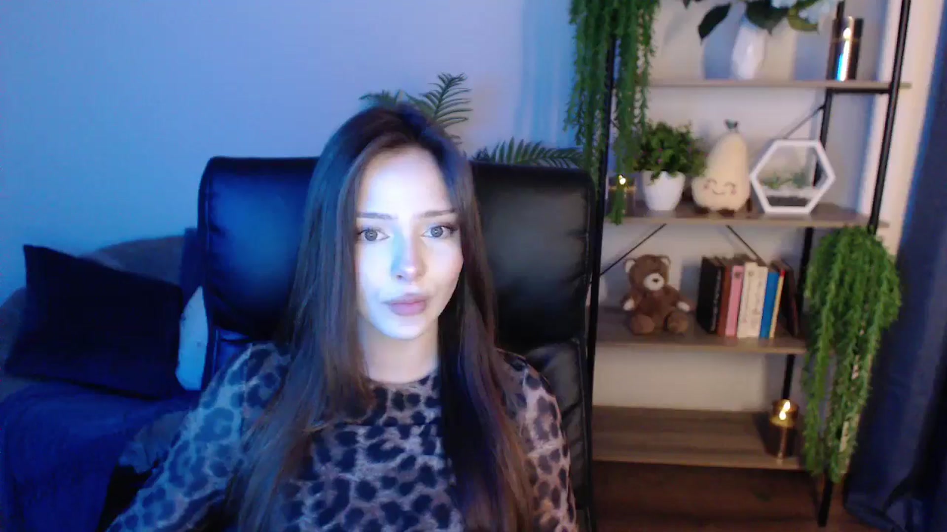 Gallery image thumbnail from KateManelli's myfreecams stream on, 01/21/2025, 14:36 image 6 of 20
