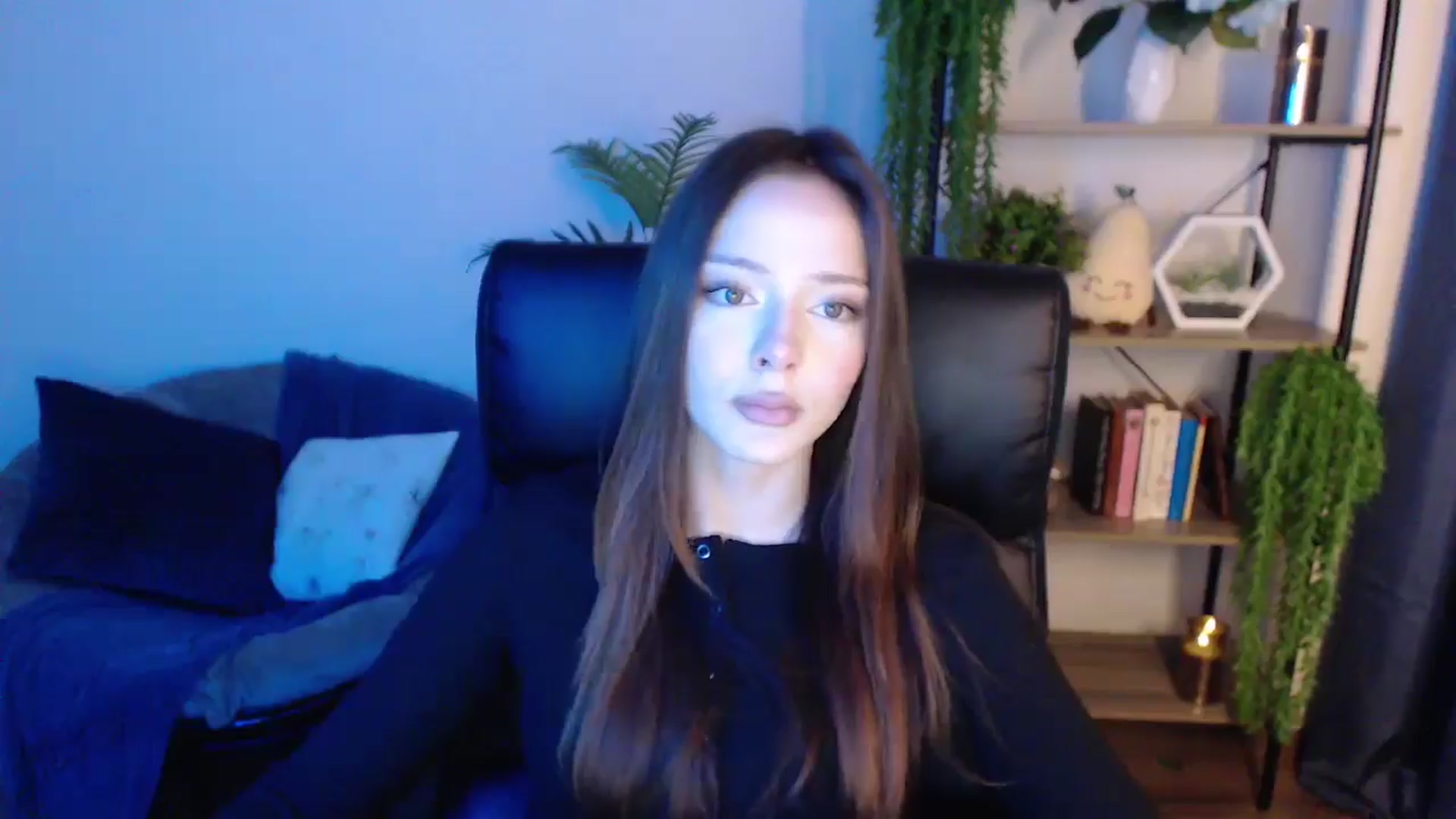 Gallery image thumbnail from KateManelli's myfreecams stream on, 01/22/2025, 10:55 image 14 of 20