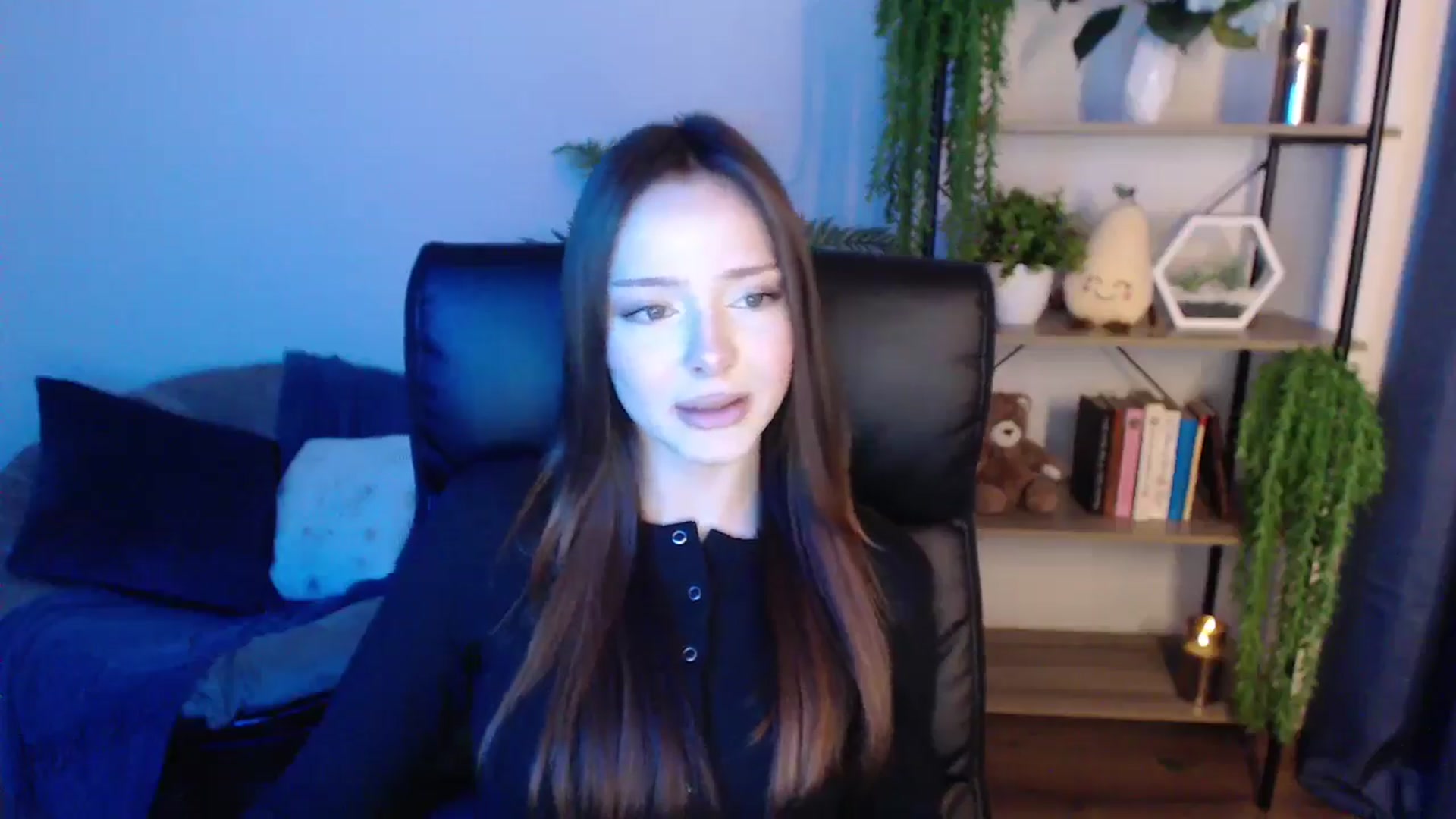 Gallery image thumbnail from KateManelli's myfreecams stream on, 01/22/2025, 10:55 image 16 of 20