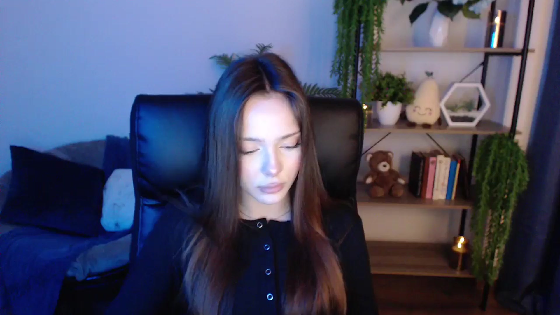 Gallery image thumbnail from KateManelli's myfreecams stream on, 01/22/2025, 12:25 image 14 of 20