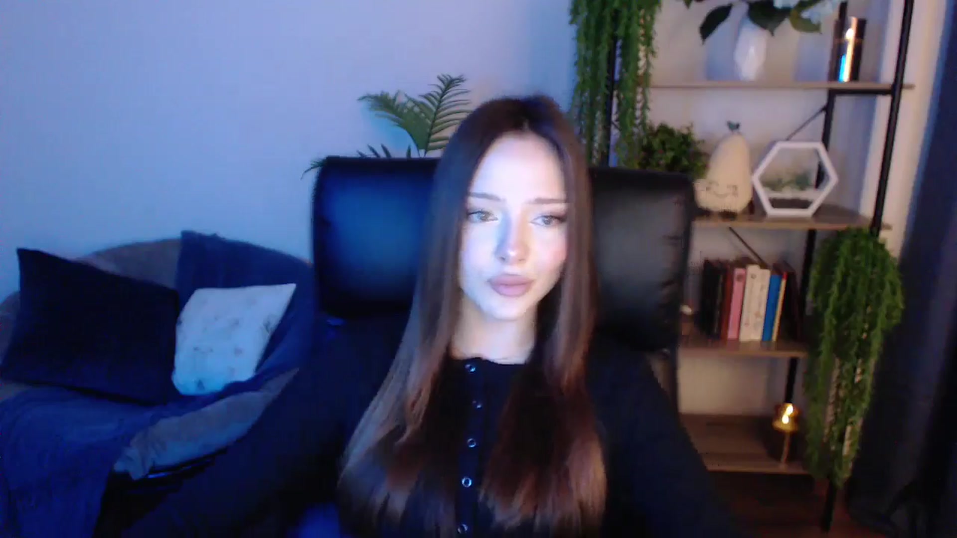Gallery image thumbnail from KateManelli's myfreecams stream on, 01/22/2025, 12:25 image 9 of 20