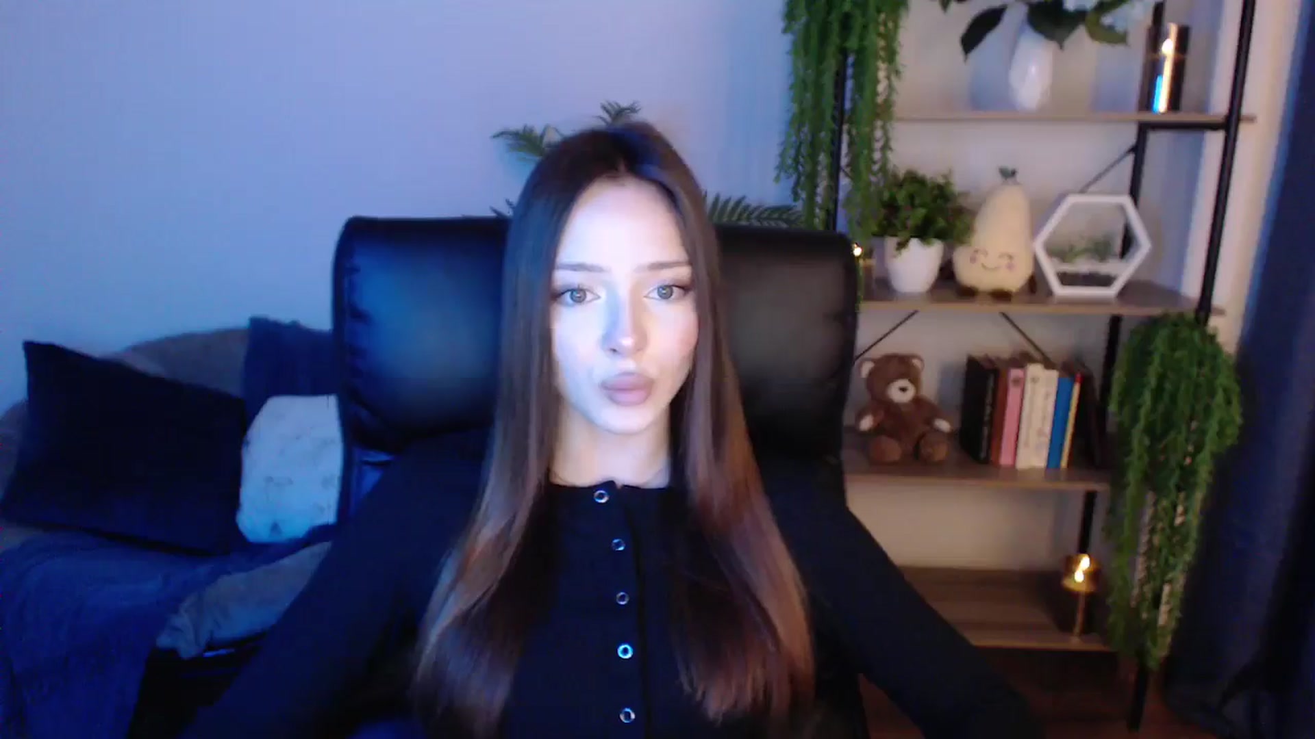 Gallery image thumbnail from KateManelli's myfreecams stream on, 01/22/2025, 12:25 image 2 of 20