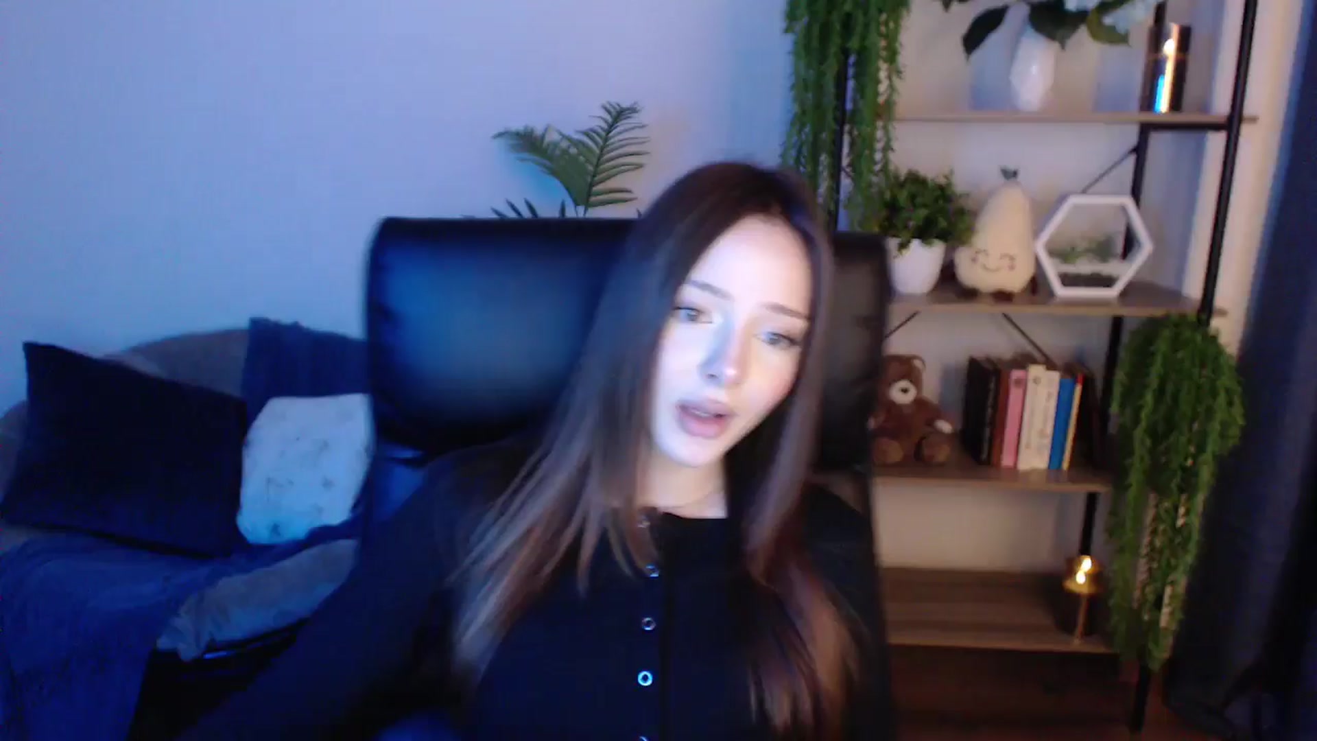 Gallery image thumbnail from KateManelli's myfreecams stream on, 01/22/2025, 12:25 image 12 of 20