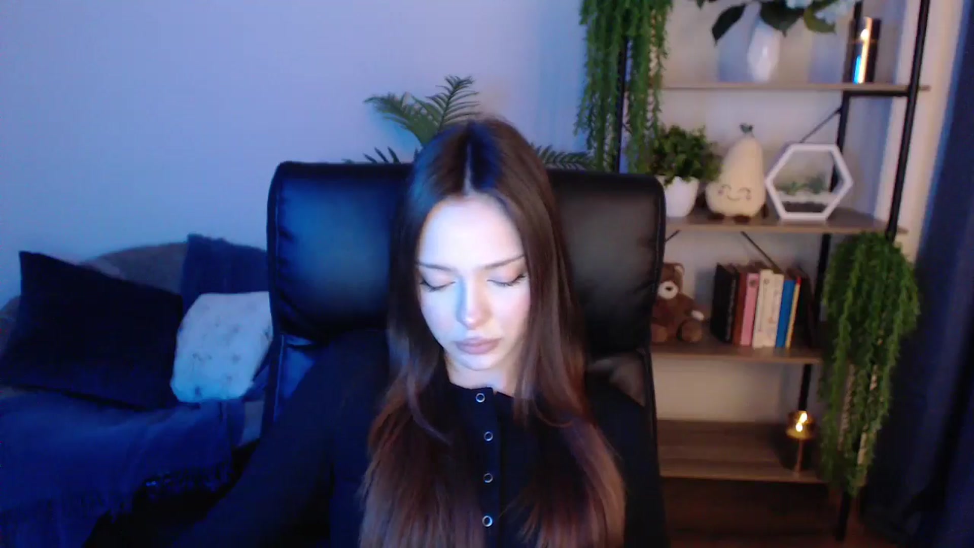 Gallery image thumbnail from KateManelli's myfreecams stream on, 01/22/2025, 14:20 image 18 of 20