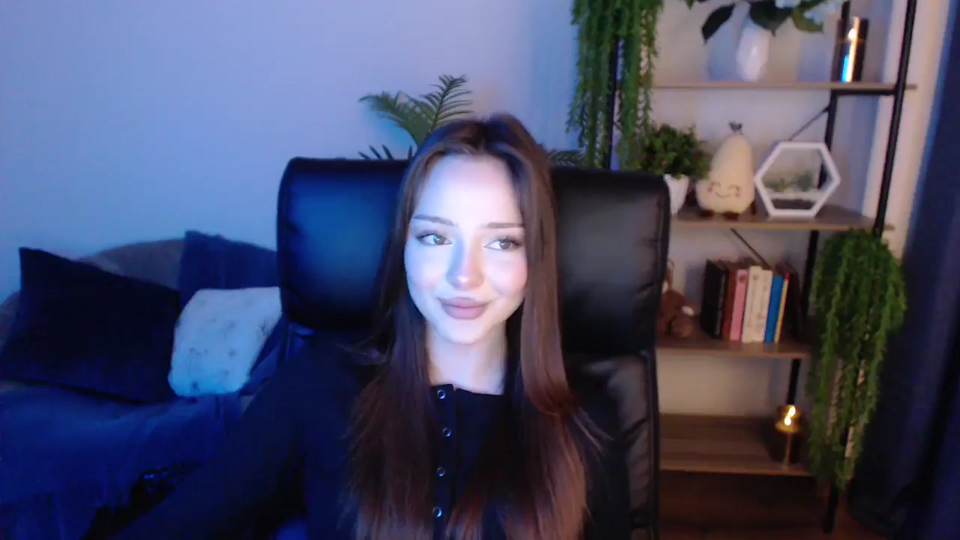 Gallery image thumbnail from KateManelli's myfreecams stream on, 01/22/2025, 14:20 image 14 of 20