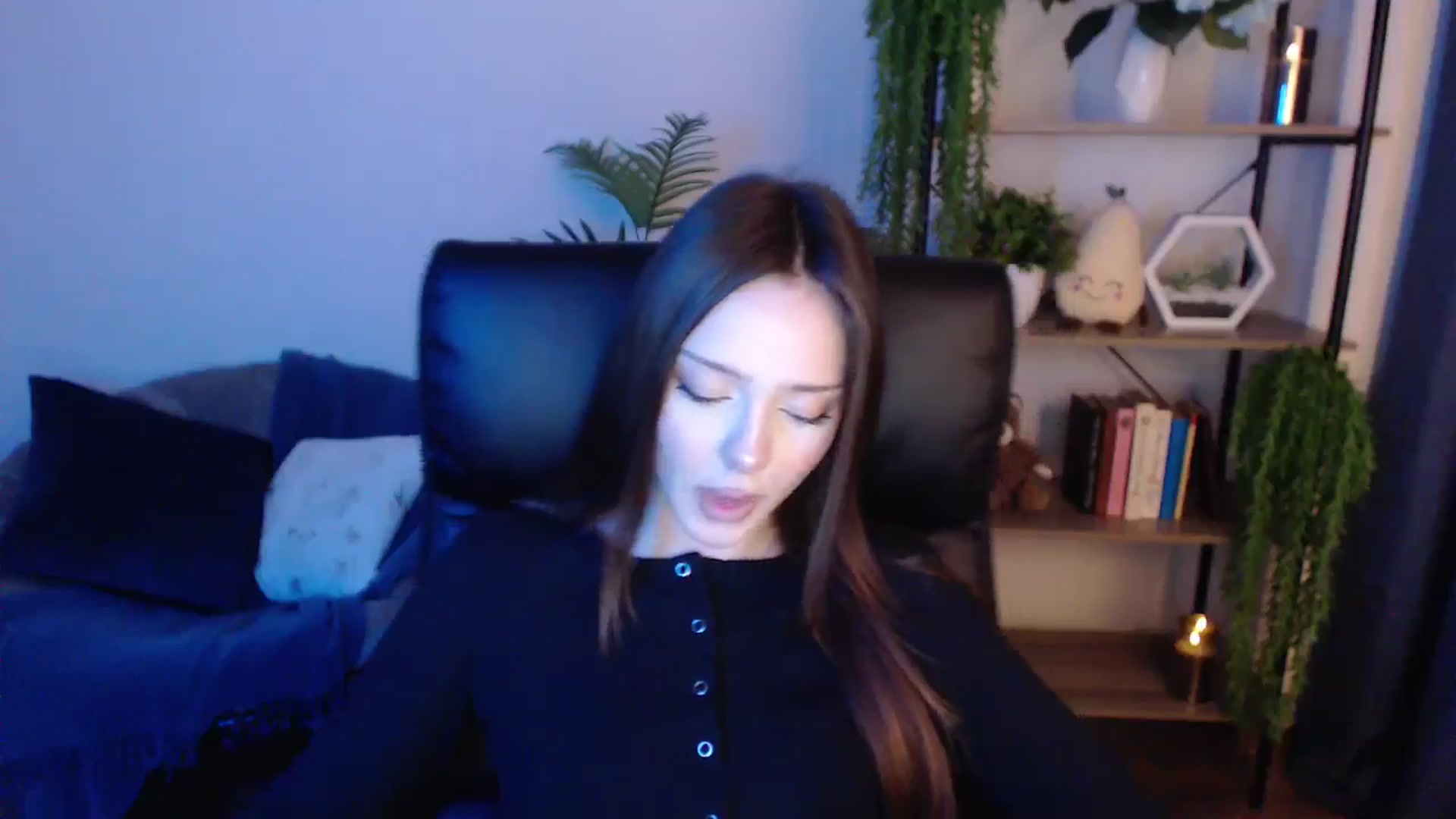 Gallery image thumbnail from KateManelli's myfreecams stream on, 01/22/2025, 14:20 image 6 of 20