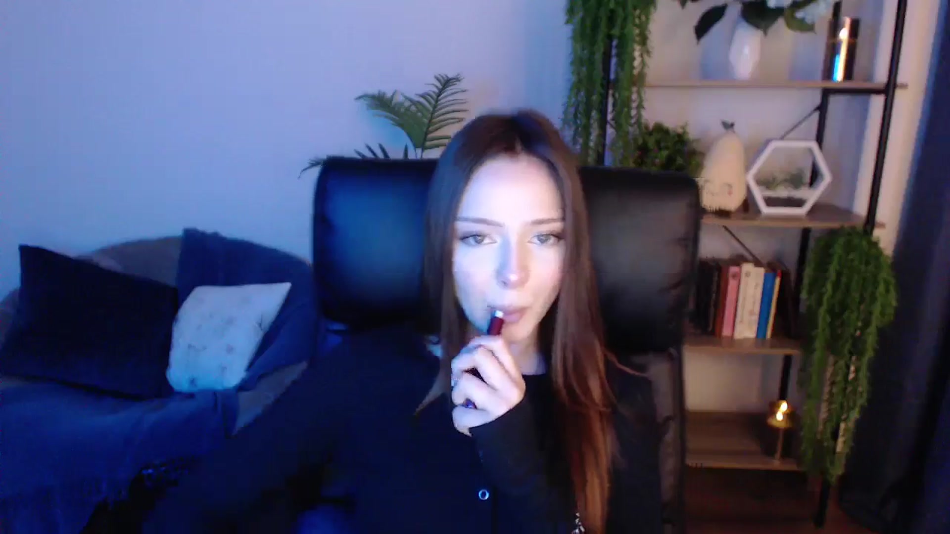 Gallery image thumbnail from KateManelli's myfreecams stream on, 01/22/2025, 14:20 image 7 of 20