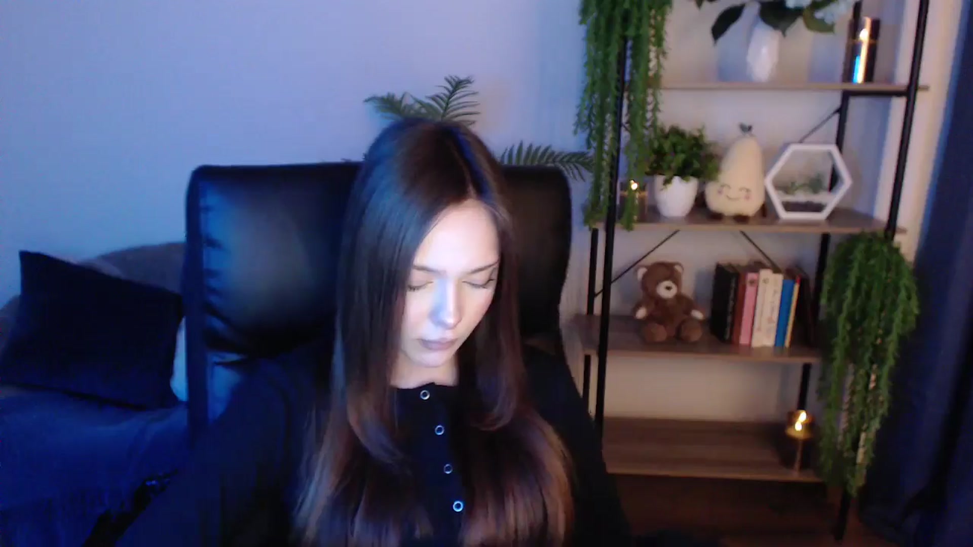 Gallery image thumbnail from KateManelli's myfreecams stream on, 01/22/2025, 14:57 image 13 of 20