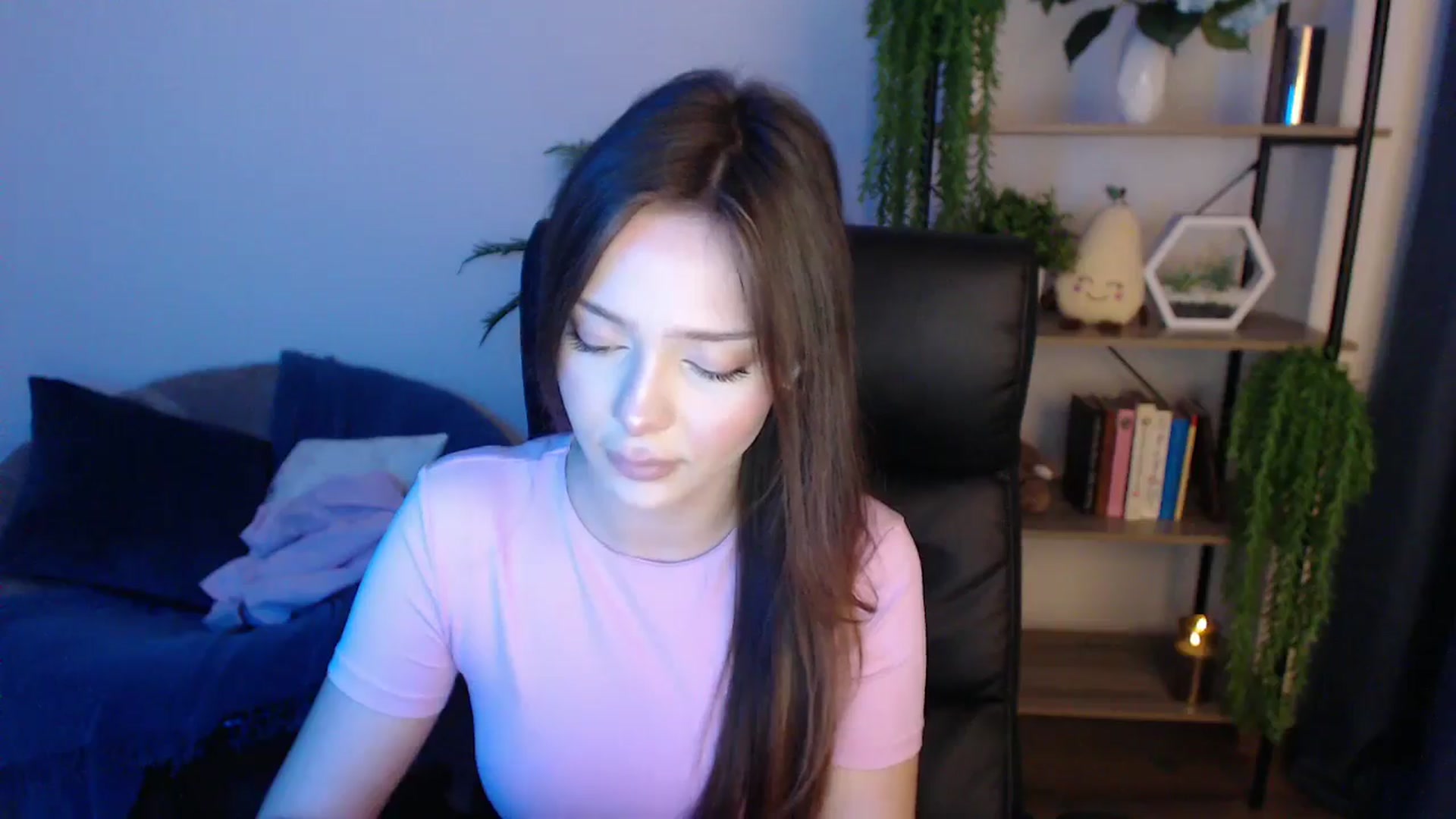 Gallery image thumbnail from KateManelli's myfreecams stream on, 01/24/2025, 10:16 image 16 of 20
