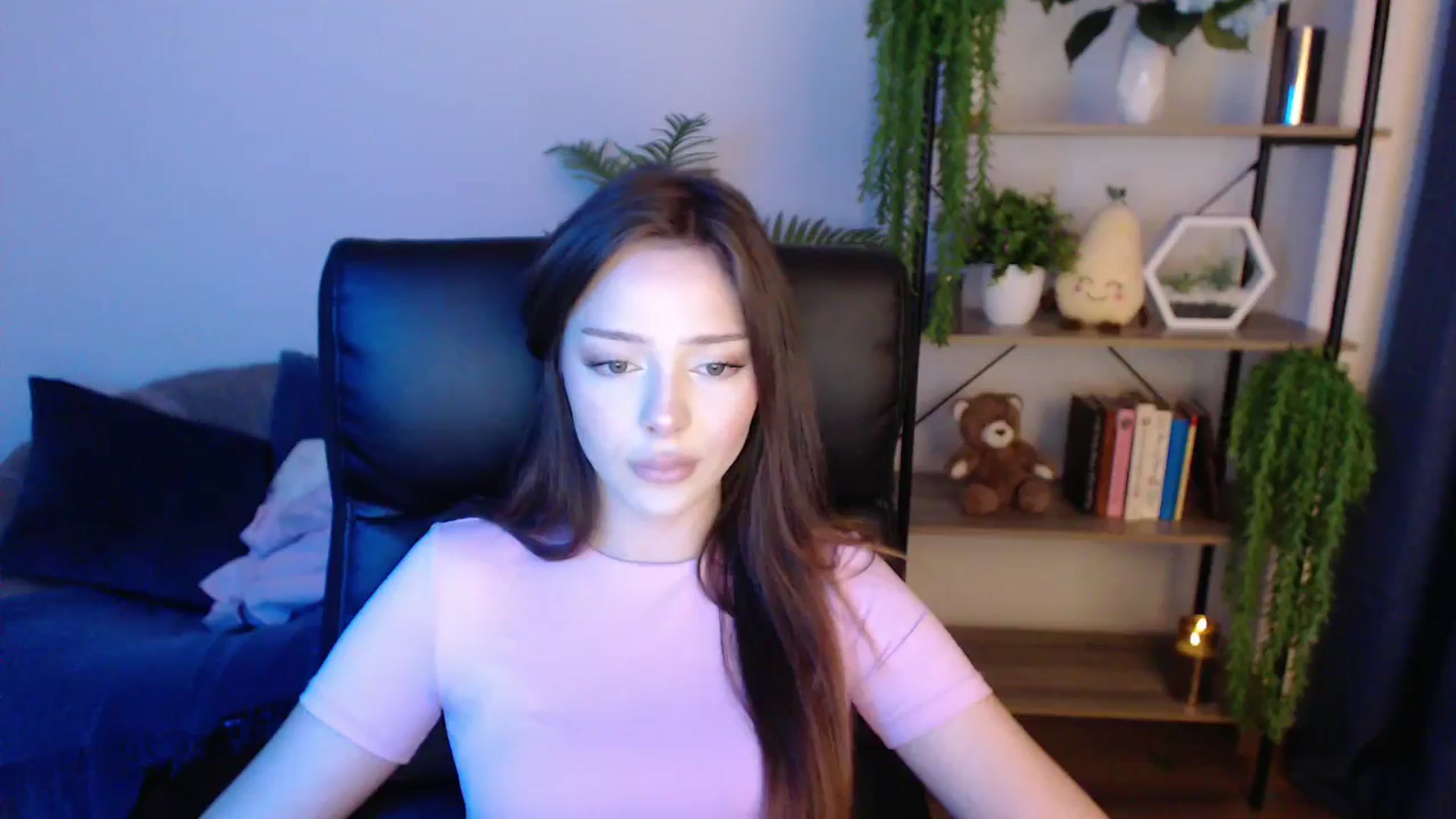 Gallery image thumbnail from KateManelli's myfreecams stream on, 01/24/2025, 10:16 image 10 of 20