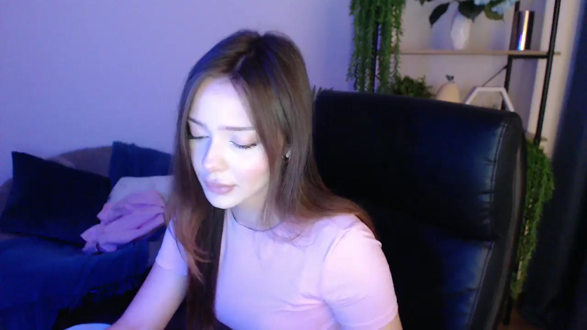 Gallery image thumbnail from KateManelli's myfreecams stream on, 01/24/2025, 10:50 image 19 of 20